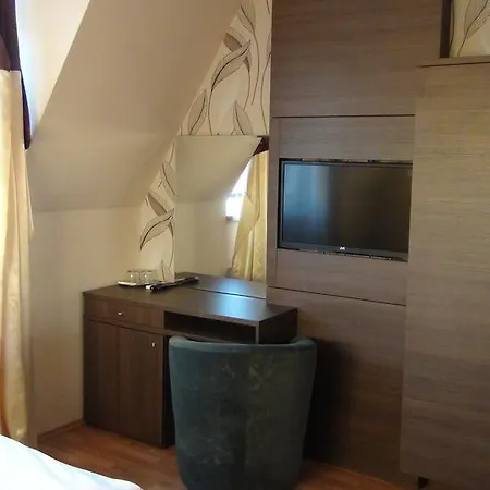 Aria Nitra